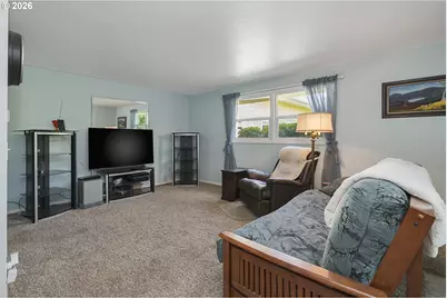 9009 N Bristol Ave, Portland, OR 97203 - Photo 11