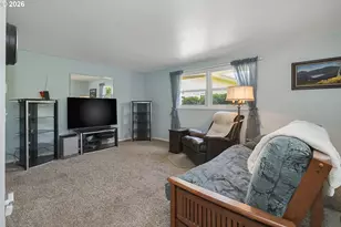 9009 N Bristol Ave, Portland, OR 97203 - Photo 11
