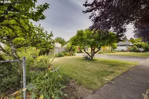 9009 N Bristol Ave, Portland, OR 97203 - Photo 29