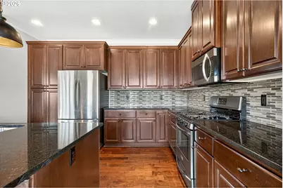 20333 SW Navarre Ln, Beaverton, OR 97007 - Photo 9