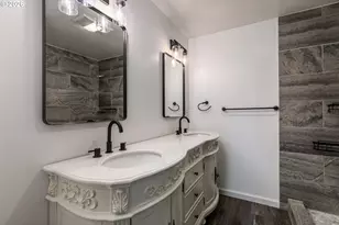 725 SW Holly St, Clatskanie, OR 97016 - Photo 11