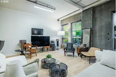 725 NW Flanders St #304, Portland, OR 97209 - Photo 7