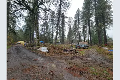 25748 Wiggins Ln, Veneta, OR 97487 - Photo 3