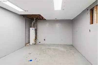 12625 SE Sherman St, Portland, OR 97233 - Photo 41