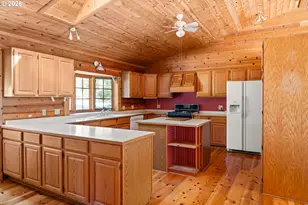 453 Glendon Rd, Kerby, OR 97531 - Photo 17