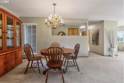 15645 SW Queen Victoria Pl, King City, OR 97224 - Photo 9