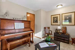 15645 SW Queen Victoria Pl, King City, OR 97224 - Photo 7