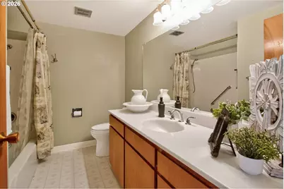 15645 SW Queen Victoria Pl, King City, OR 97224 - Photo 23