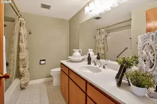 15645 SW Queen Victoria Pl, King City, OR 97224 - Photo 23