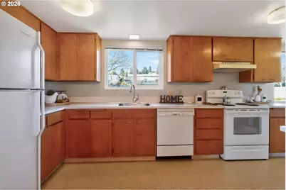 15645 SW Queen Victoria Pl, King City, OR 97224 - Photo 15