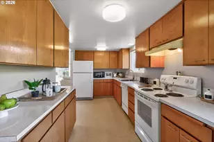 15645 SW Queen Victoria Pl, King City, OR 97224 - Photo 13