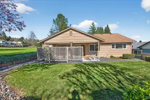 15645 SW Queen Victoria Pl, King City, OR 97224 - Photo 29