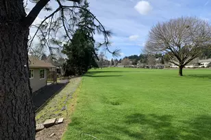 15645 SW Queen Victoria Pl, King City, OR 97224 - Photo 27