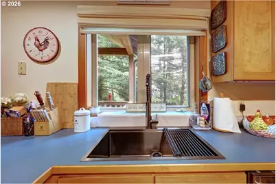 615 N Larch St, Cannon Beach, OR 97110 - Photo 11