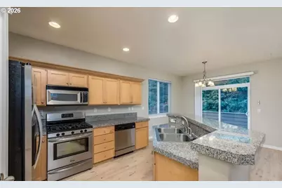 30502 SW Ruth St, Wilsonville, OR 97070 - Photo 7