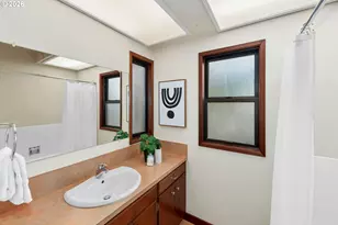 4445 NW Malhuer Ave, Portland, OR 97229 - Photo 27