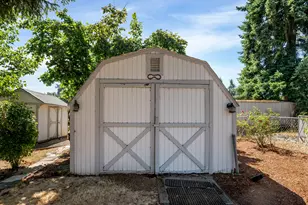 19600 S South End Rd, Oregon City, OR 97045 - Photo 35