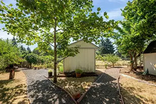 19600 S South End Rd, Oregon City, OR 97045 - Photo 37