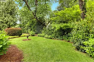 9020 SW 25th Ave, Portland, OR 97219 - Photo 35