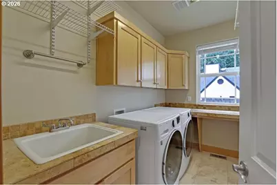 9020 SW 25th Ave, Portland, OR 97219 - Photo 17