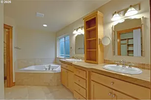 9020 SW 25th Ave, Portland, OR 97219 - Photo 23