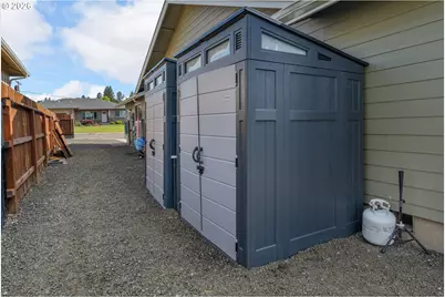 170 Addison Ave, Sutherlin, OR 97479 - Photo 33