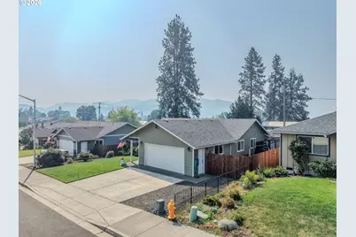 170 Addison Ave, Sutherlin, OR 97479 - Photo 3