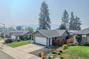 170 Addison Ave, Sutherlin, OR 97479 - Photo 3
