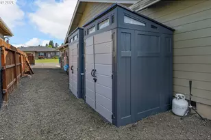 170 Addison Ave, Sutherlin, OR 97479 - Photo 33
