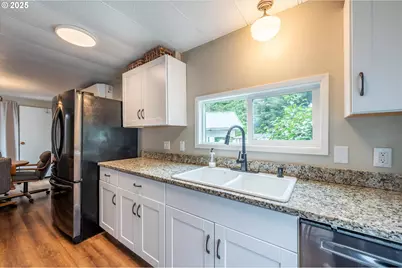 640 Village Pines Dr, Coos Bay, OR 97420 - Photo 13