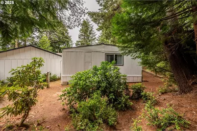 640 Village Pines Dr, Coos Bay, OR 97420 - Photo 29