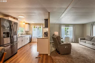 640 Village Pines Dr, Coos Bay, OR 97420 - Photo 11