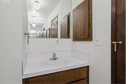 620 NW Queens Ct, Hillsboro, OR 97124 - Photo 31