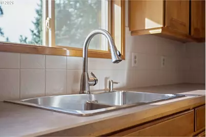 620 NW Queens Ct, Hillsboro, OR 97124 - Photo 17