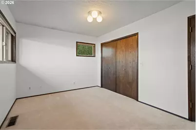 620 NW Queens Ct, Hillsboro, OR 97124 - Photo 35
