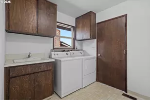 620 NW Queens Ct, Hillsboro, OR 97124 - Photo 23