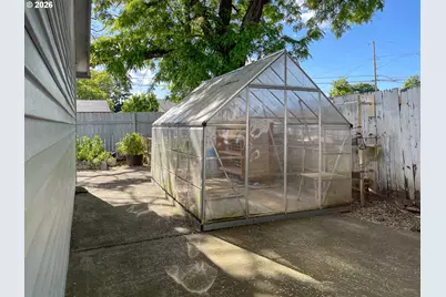 9707 SE Reedway St, Portland, OR 97266 - Photo 25