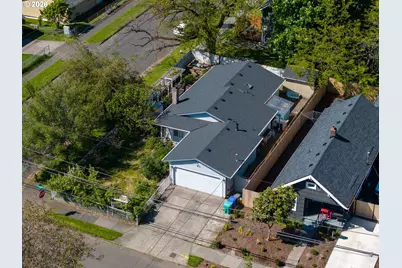 9707 SE Reedway St, Portland, OR 97266 - Photo 29