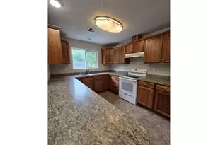 863 W First Ave, Sutherlin, OR 97479 - Photo 5