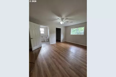 863 W First Ave, Sutherlin, OR 97479 - Photo 9