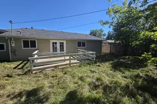 863 W First Ave, Sutherlin, OR 97479 - Photo 17