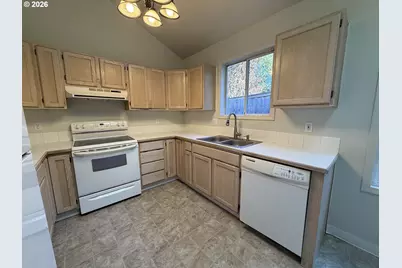 9886 SE 38th Ave, Milwaukie, OR 97222 - Photo 17