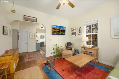 1025 Pine St, Hood River, OR 97031 - Photo 3
