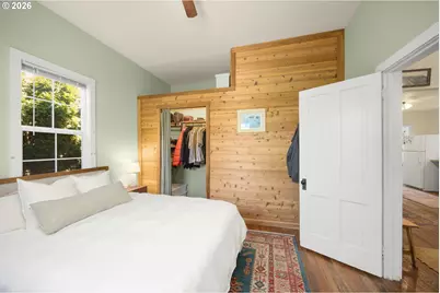 1025 Pine St, Hood River, OR 97031 - Photo 11