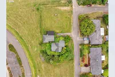 2119 SW Nevada Ct, Portland, OR 97219 - Photo 15