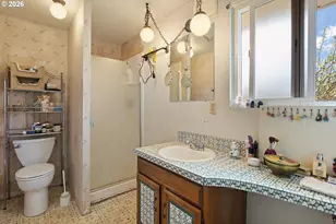 1584 NW Spray Ct, Roseburg, OR 97471 - Photo 11