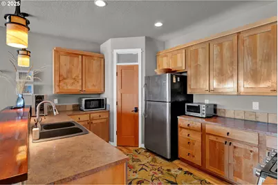 118 NW Oceania Dr, Waldport, OR 97394 - Photo 17