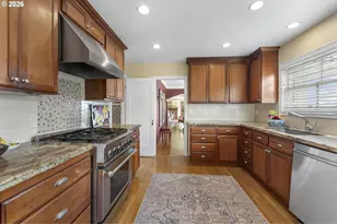 5321 SW Menefee Dr, Portland, OR 97239 - Photo 17