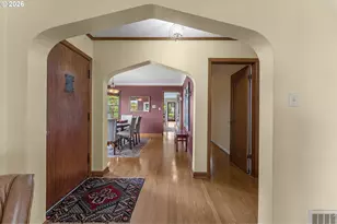 5321 SW Menefee Dr, Portland, OR 97239 - Photo 5