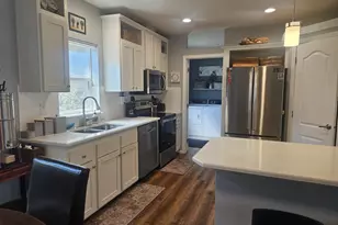 1565 53rd St, Florence, OR 97439 - Photo 9